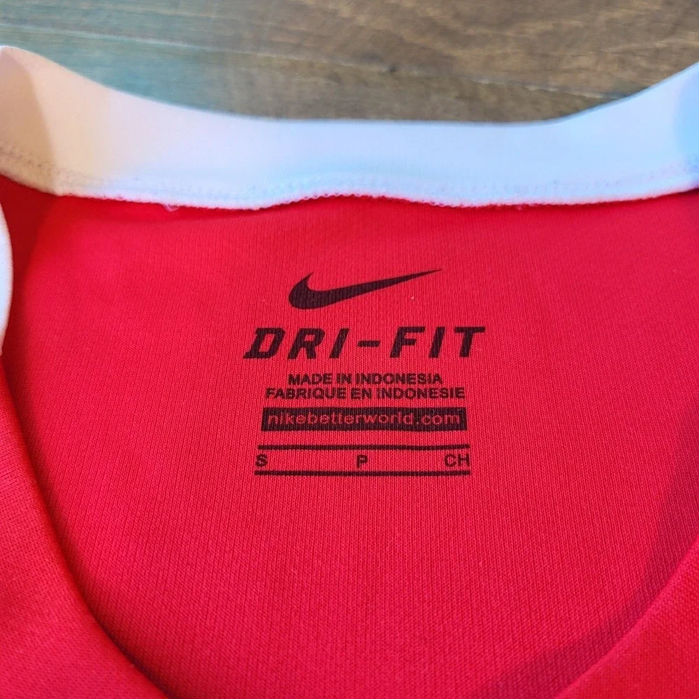Nike Womens Dri-FIT Soccer Jersey Red White V-Neck Athletic Training Shirt Small